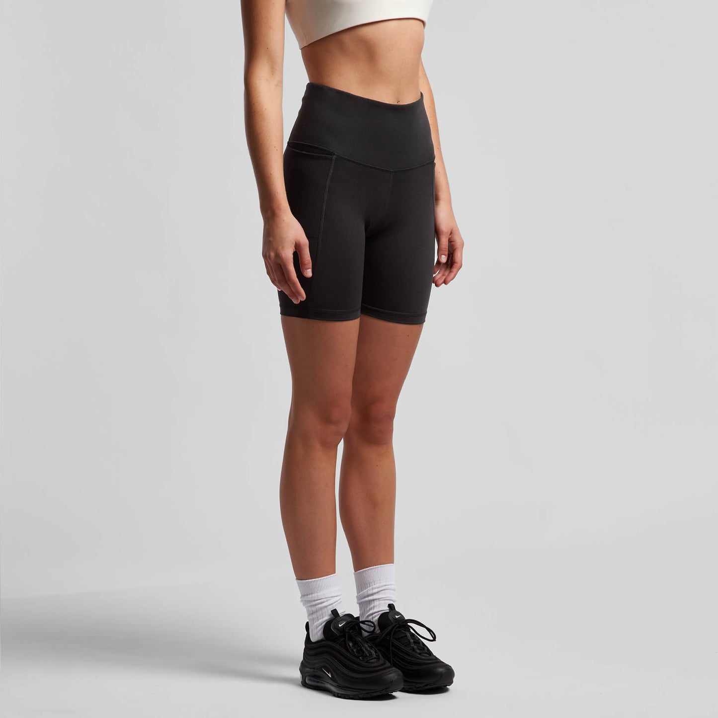 ciao. ciao. IT HAS POCKETS! biker short.