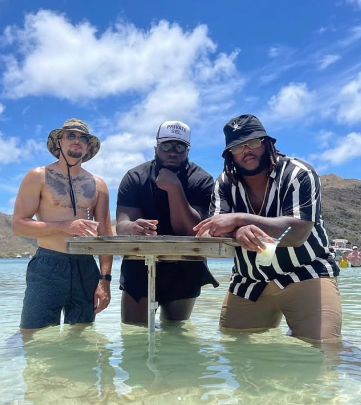 ciao. ciao. barber bucket.